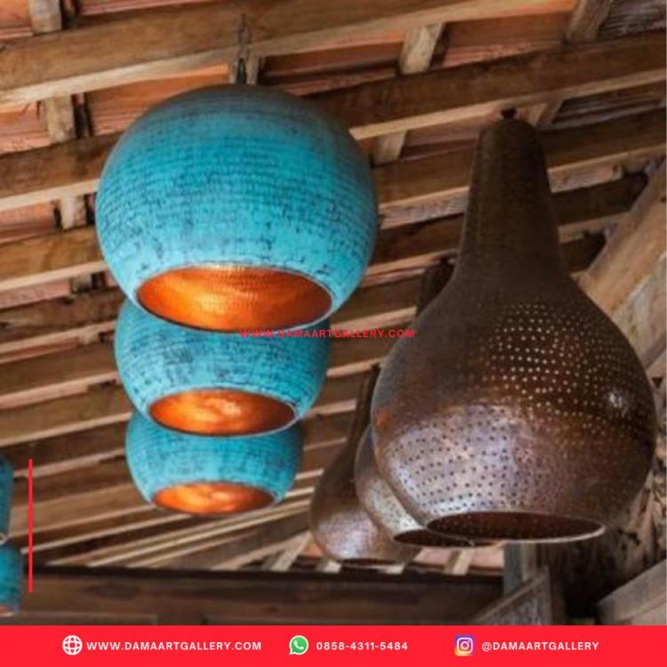 Lampu Gantung Tembaga | Dama Art Gallery | Kerajinan Tembaga, Kuningan & Alumunium Terbaik. Lampu gantung tembaga dan kuningan merupakan salah satu kerajinan khas wilayah Boyolali yg biasa kita jumpai di masjid,kantor pemerintahan,hotel,cafe ataupun tempat makan.