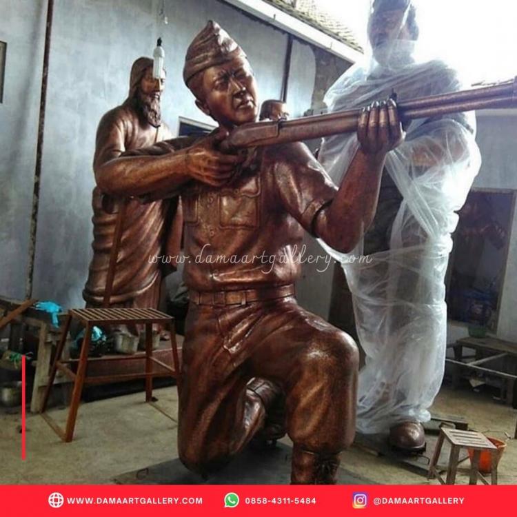 Pengrajin Patung Tembaga Boyolali | Dama Art Gallery | Kerajinan Tembaga, Kuningan & Alumunium Terbaik. Patung tembaga - Patung kuningan 

Patung tembaga dan patung kuningan sering kita jumpai pada ikon suatu kota maupun perusahaan. Pemilihan bahan tembaga dan kuningan untuk