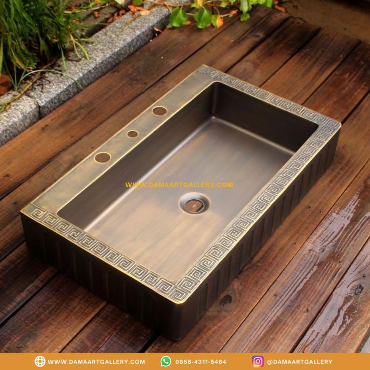 Produsen Wastafel Tembaga Kuningan | Dama Art Gallery | Kerajinan Tembaga, Kuningan & Alumunium Terbaik. Wastafel Tembaga Kuningan : Sentuhan Klasik untuk Kamar Mandi Modern

Wastafel tembaga kuningan telah menjadi pilihan populer bagi mereka yang ingin menghadirkan nuansa